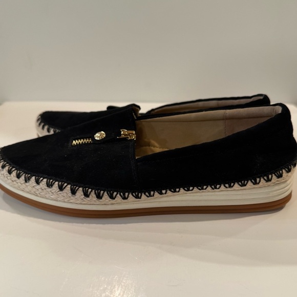 Anne Klein Black and Cream Flats - Picture 4 of 8
